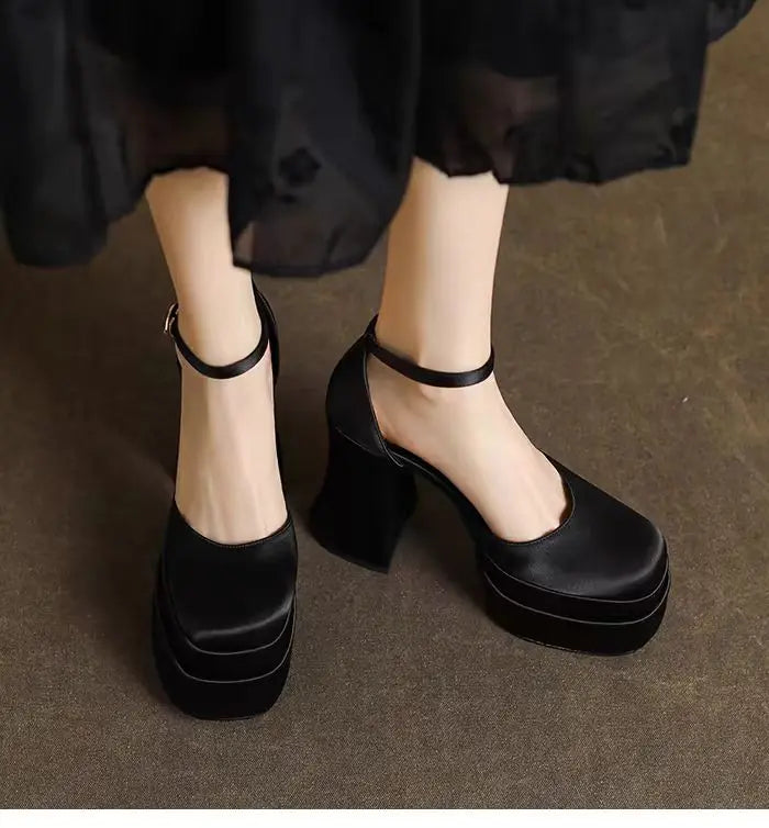 נעלי עקב סגורות בד משי - סאן