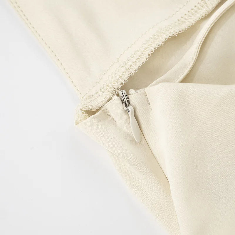 שמלת מיני סאטן מחשוף V בעיטור צעיף תואם - קרינה