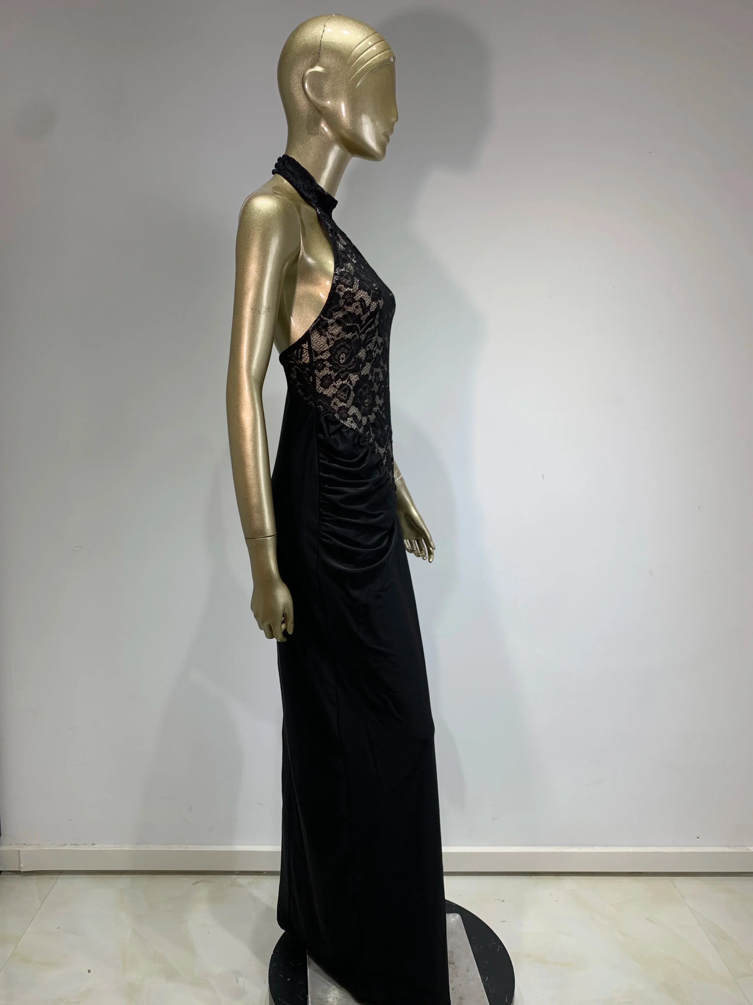 שמלת מקסי כיווצים בגזרת קולר בעיצוב תחרה אטומה גב פתוח - Elliana