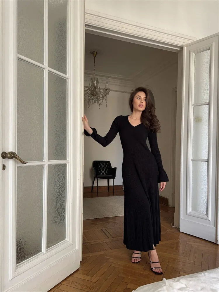 שמלת מקסי סרוגה צווארון V - אליסה