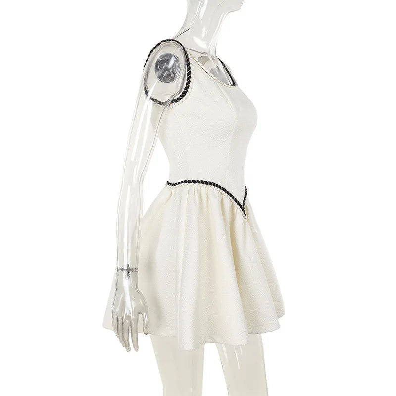 שמלת מיני בגזרת A בד ארוג - רוקסן