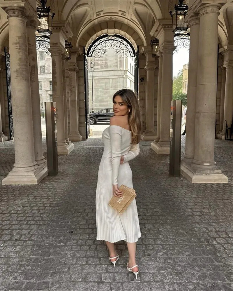 שמלת מידי סרוגה בגזרת A כתפיים חשופות - MILIAN