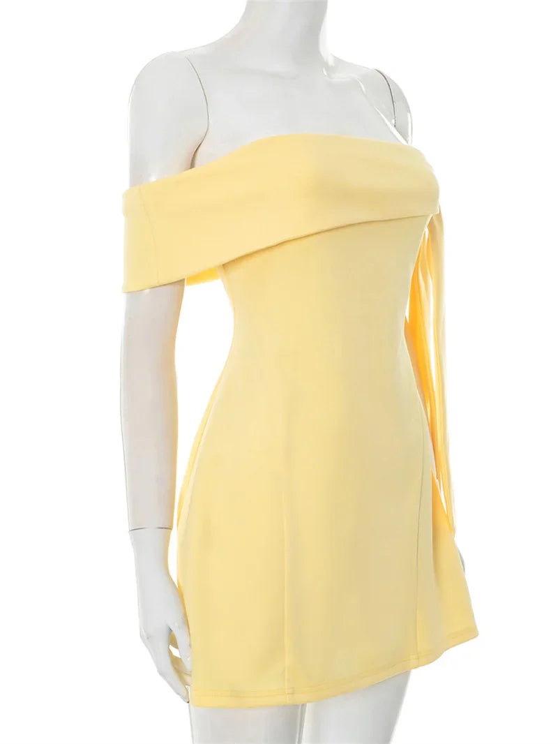 שמלת מיני בגזרת A כתפיים חשופות בעיטור קשירה - שלי