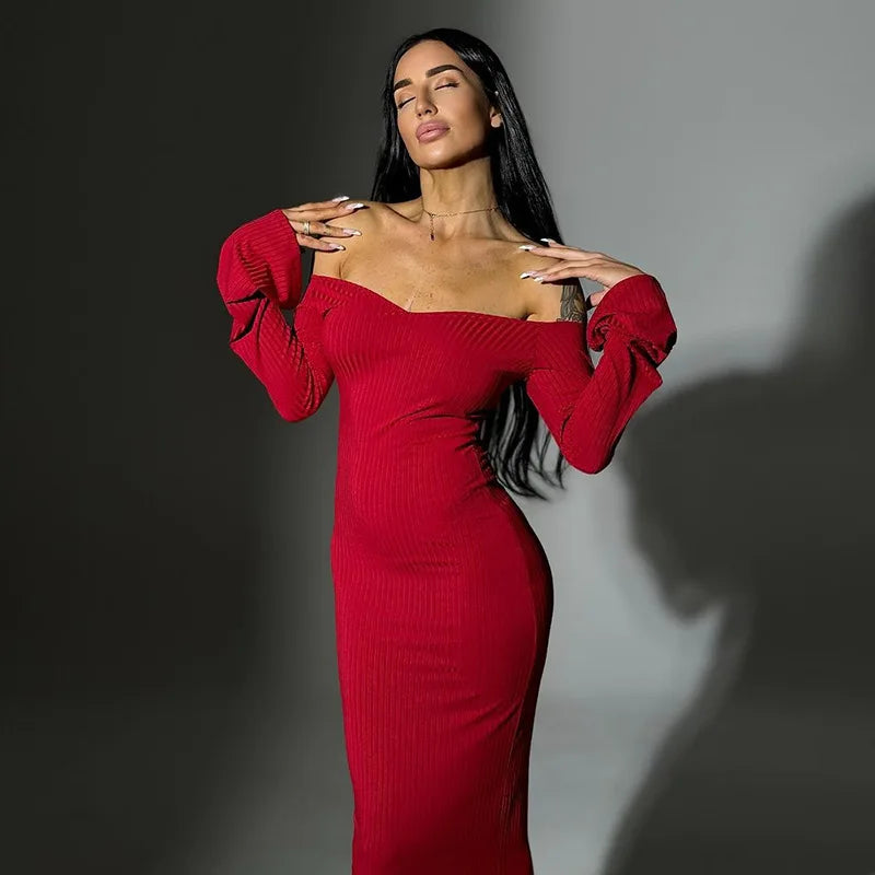 שמלת מקסי סרוגה כתפיים חשופות שרוולי פעמון בעיטור שסע קטן - ניב