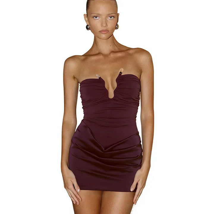Strapless mini dress in a pleated satin design with buckle decoration - Easy