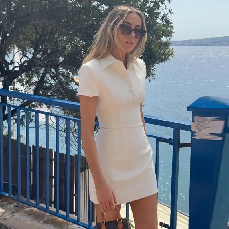 שמלת מיני מחויטת צווארון פולו - PATRISIA