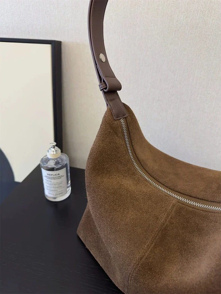 Suede bag with classic design