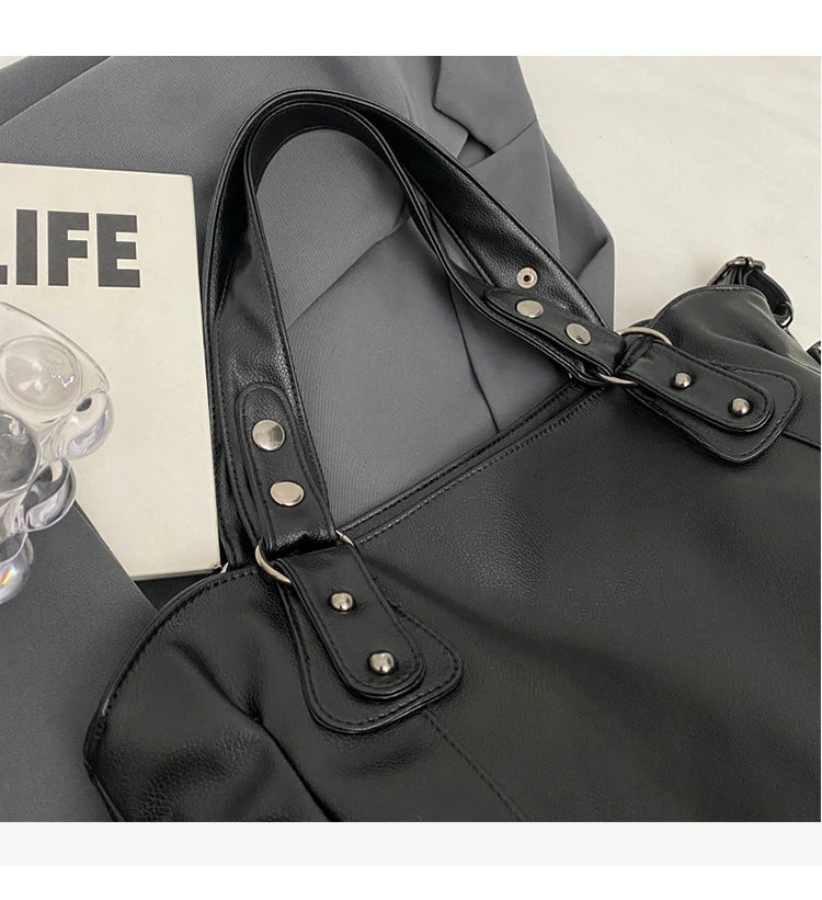Retro design faux leather bag