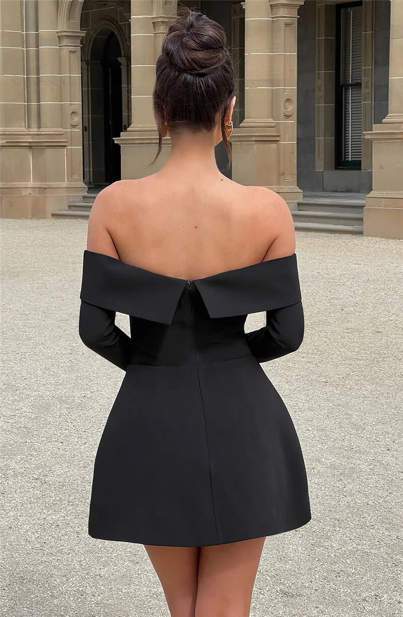 שמלת מיני בגזרת A כתפיים חשופות בעיצוב דמוי כיסים - מייסי