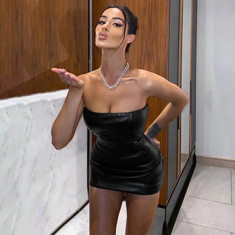 שמלת מיני סטרפלס דמוי עור - ROXEN