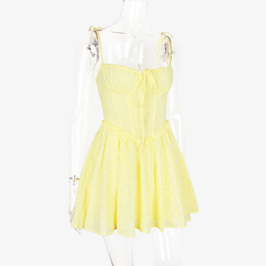 שמלת מיני בגזרת A בעיטור רקמה קשירה בכתפיות - GAYA