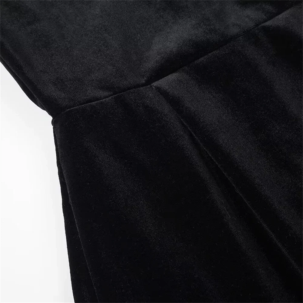 שמלת מיני קטיפה אלגנטית בעיטור יהלומים - אריאה