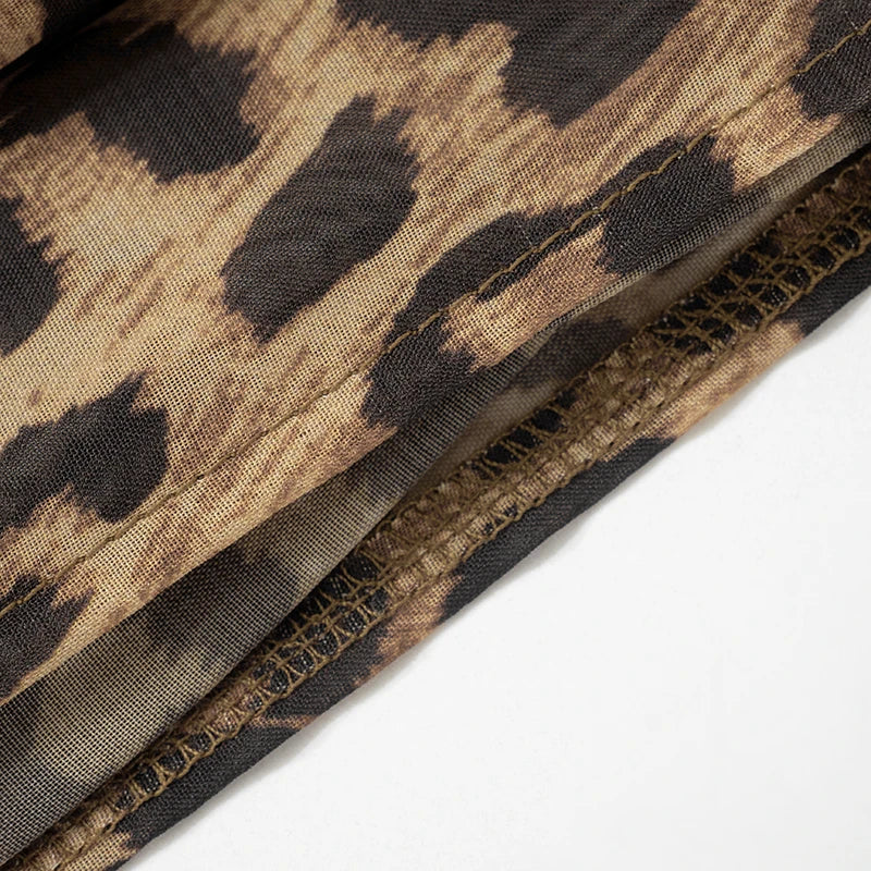 אוברול שיפון מנומר קצר בעיצוב שמלת מיני מחשוף V עמוק  - ג'יל