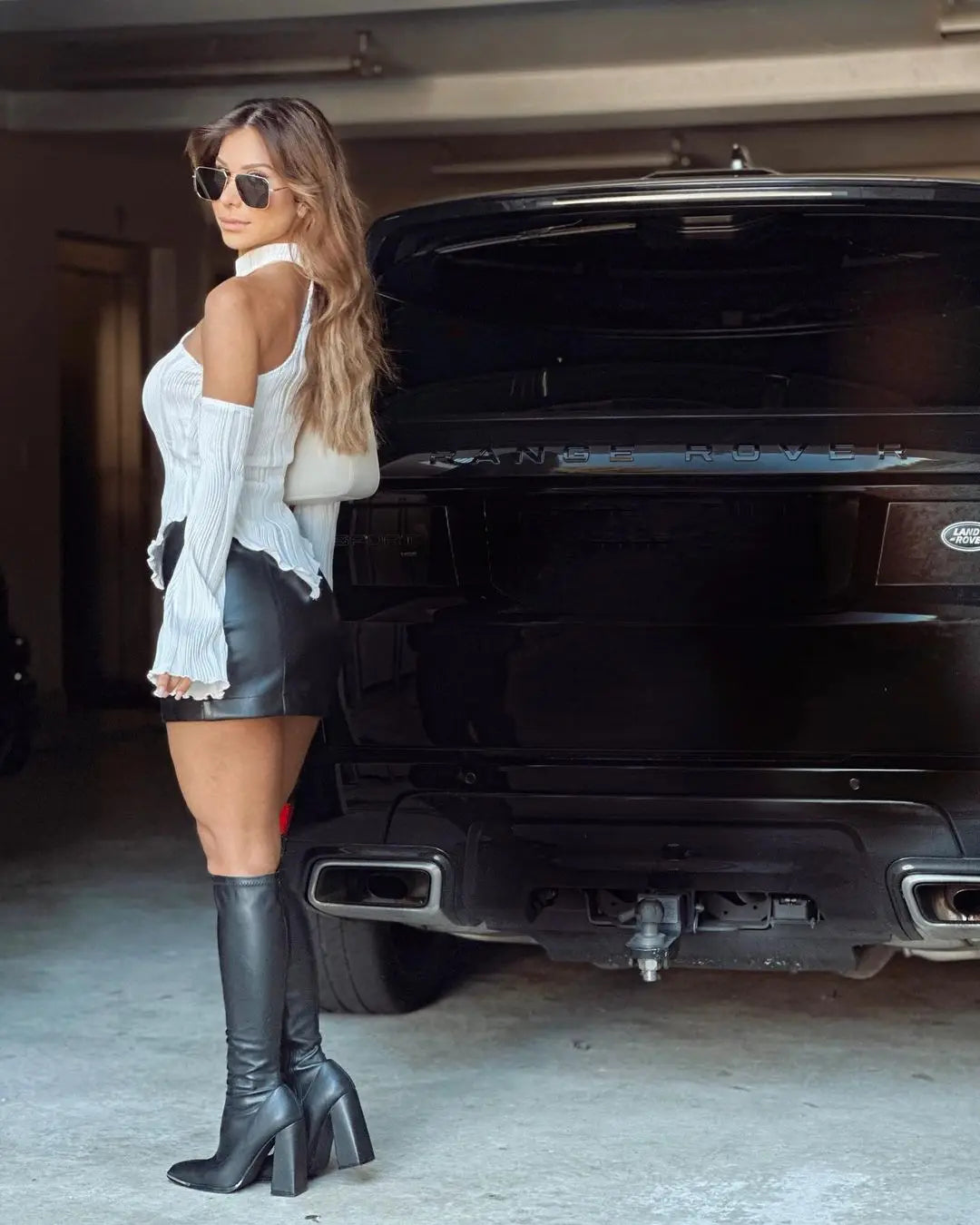 חולצת קרפ צווארון קולר כתף חשופה - מינה