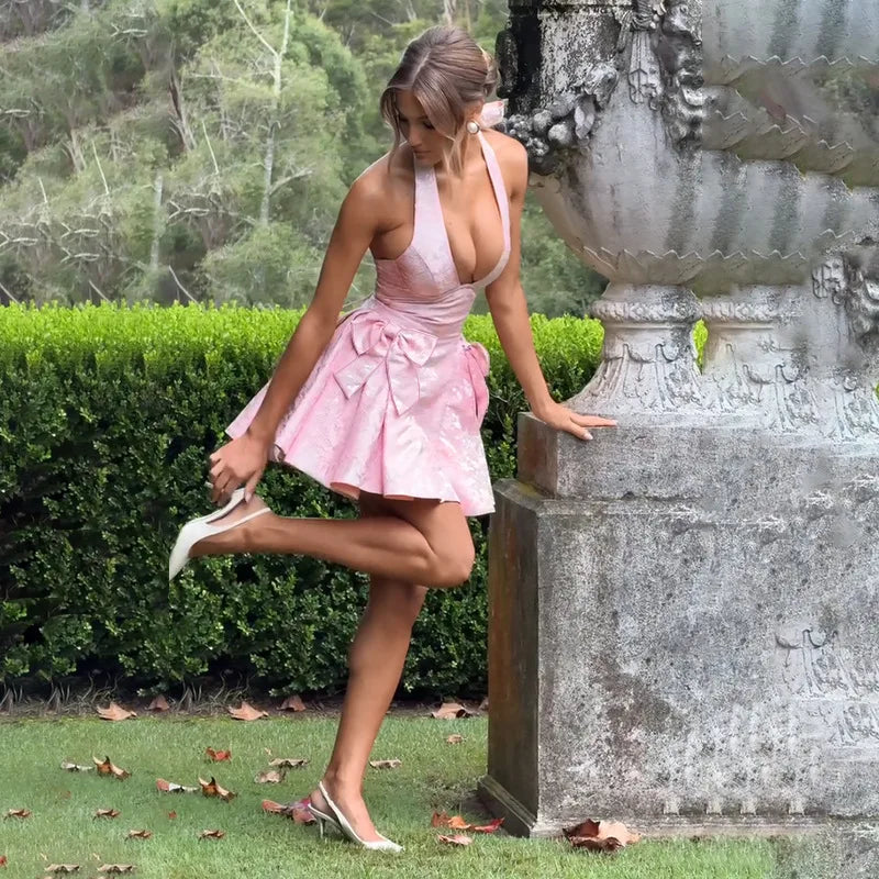 שמלת מיני בגזרת A קשירה בצוואר בעיצוב רקמת איורי פרחים בעיטור פפיונים - קרולינה