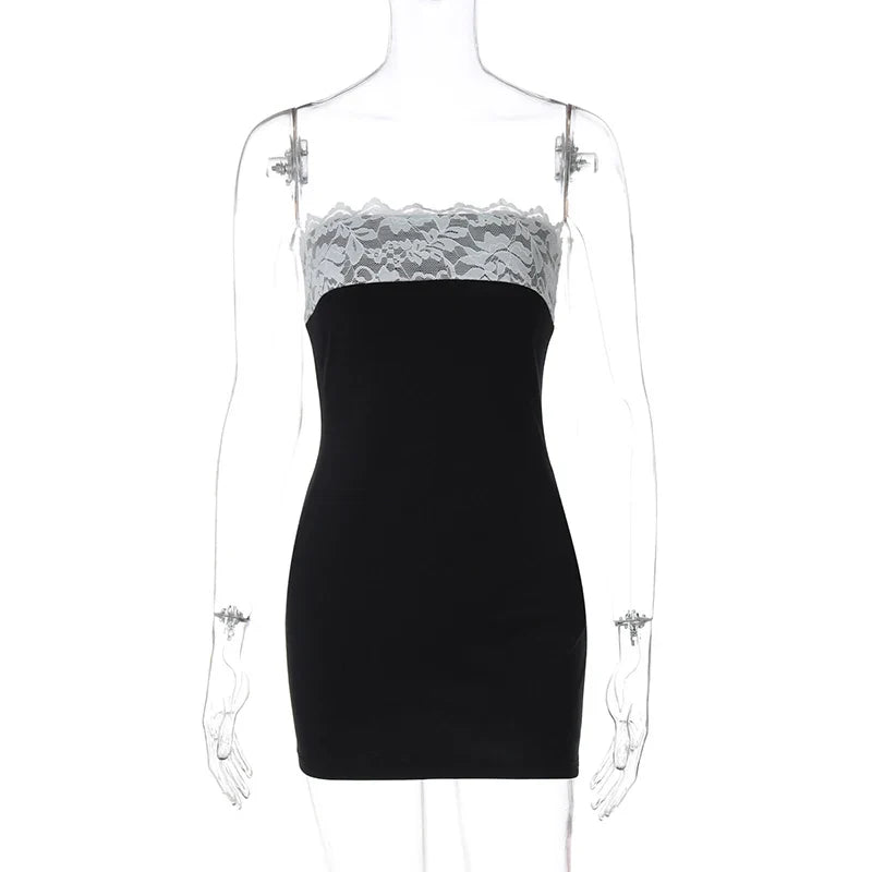 שמלת מיני סטרפלס בעיטור תחרה - מלי