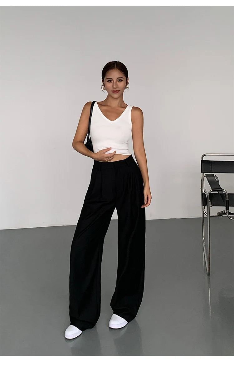 High-waisted tailored pants in a LOOSE design