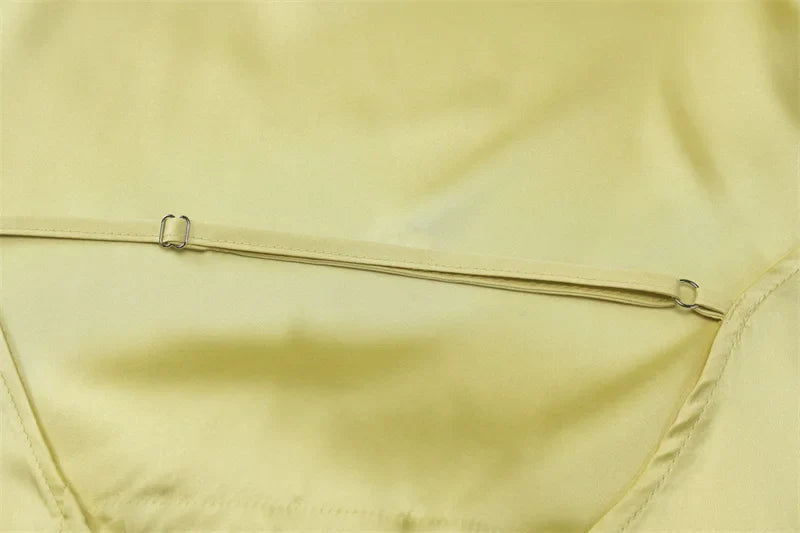 שמלת מקסי קשירה בצוואר גב פתוח בעיצוב שסע בעיטור אבזם - שון