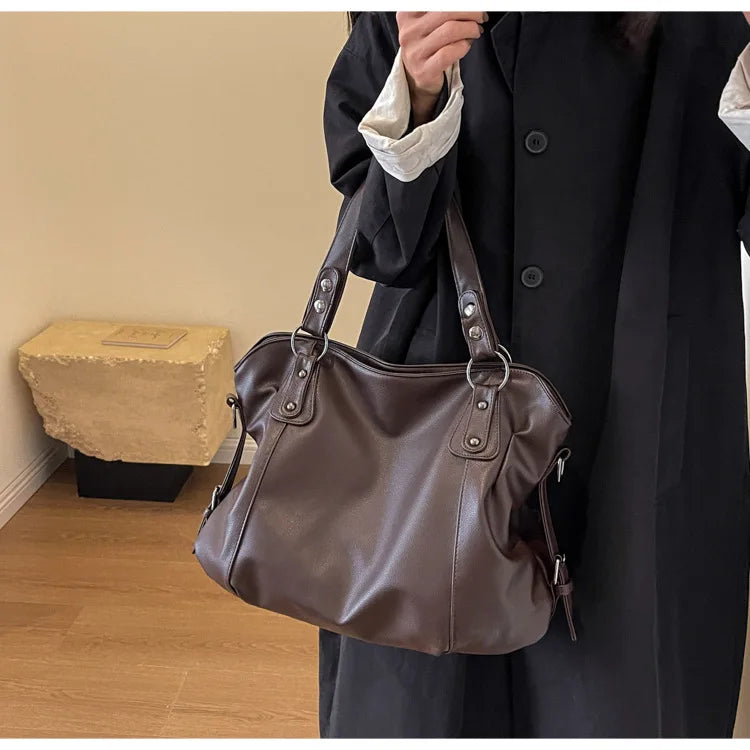 Retro design faux leather bag
