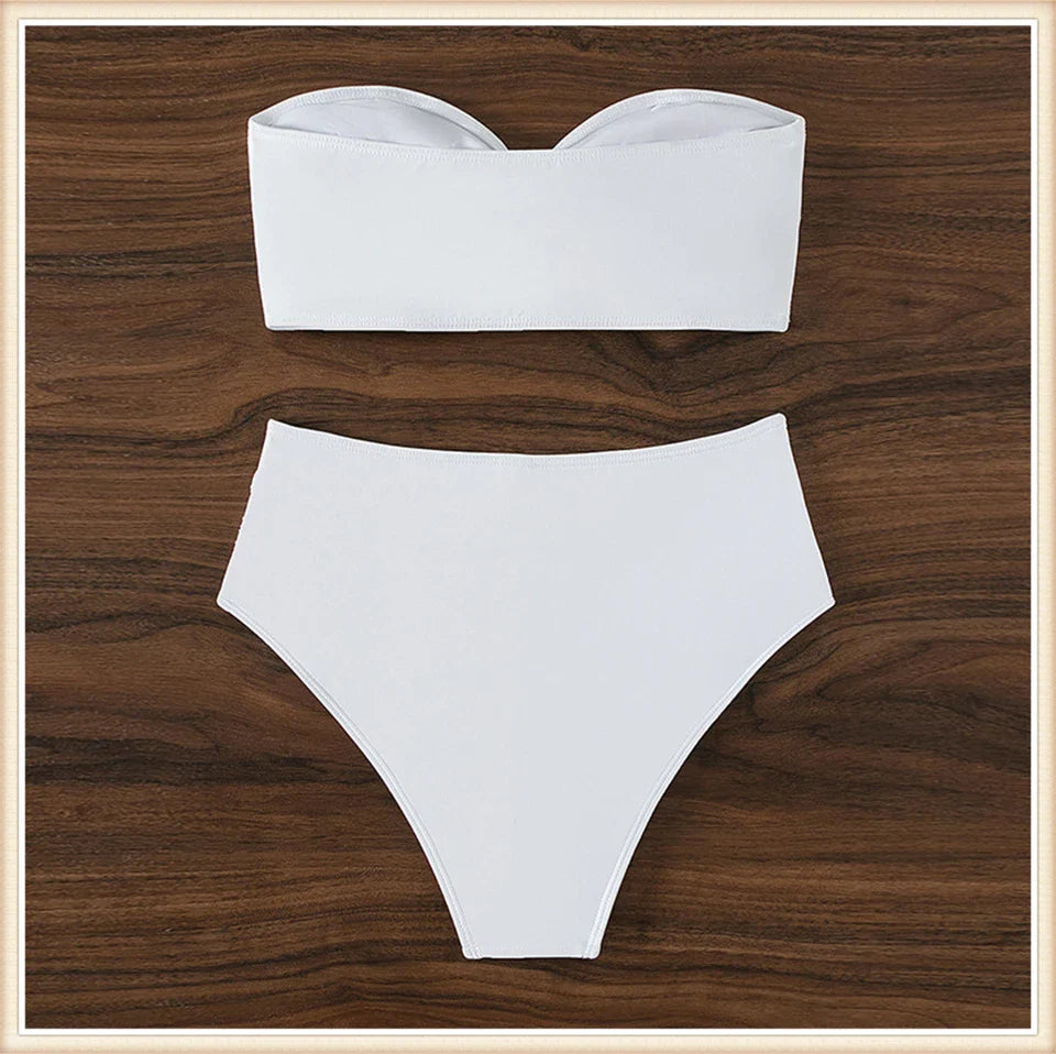 בגד ים ביקיני חזיית סטרפלס בעיטור פרח תחתון מחטב גזרה גבוהה - ונילה