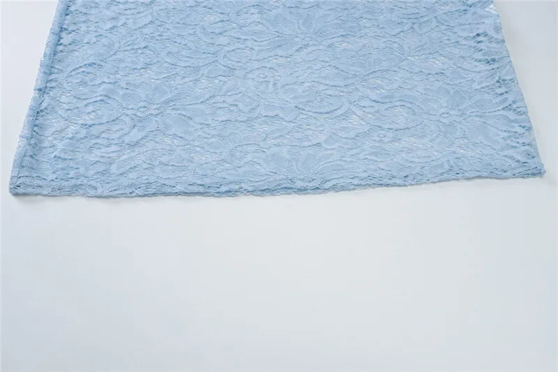 שמלת מקסי כיווצים בעיצוב גב פתוח ומחשוף עמוק בעיטור תחרה ושובל - מריאל