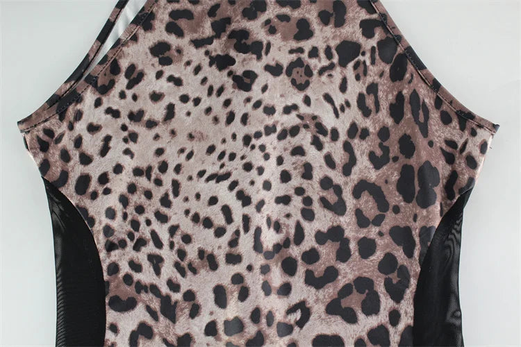 אוברול מנומר צמוד בעיצוב רשת בצדי המותן - Alexis