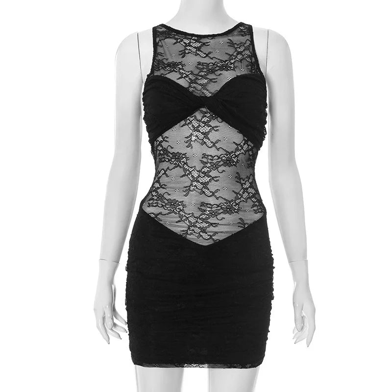 שמלת מיני כיווצים בעיצוב תחרה  - ניה