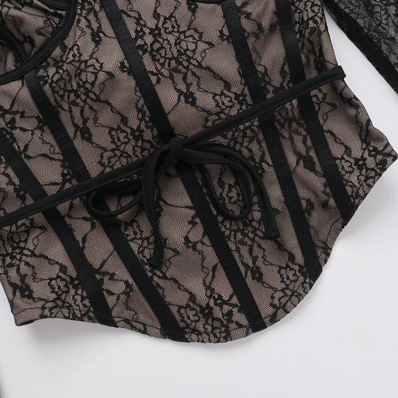 טופ מחוך תחרה בעיטור שרוולון תחרה - מילה