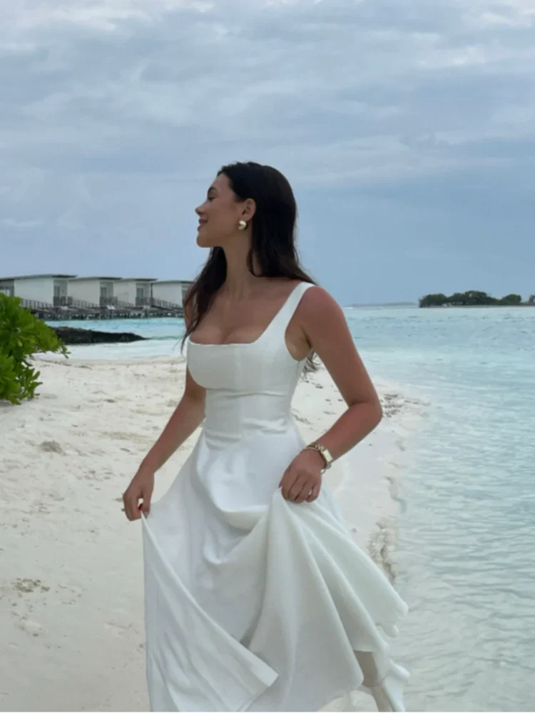 שמלת מידי סאטן בגזרת A - Violette