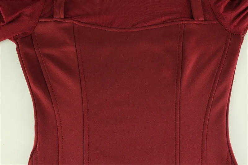 שמלת מיני גולף מחויטת בעיצוב רשת - יילין