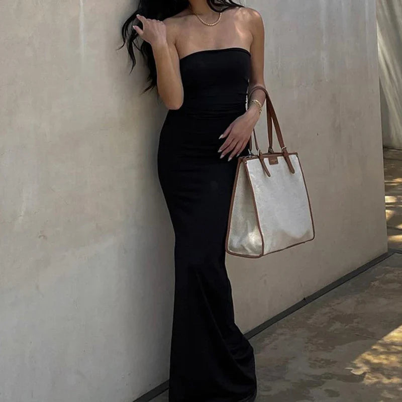 שמלת מקסי סטרפלס צמודה בגזרת בת ים - ילין