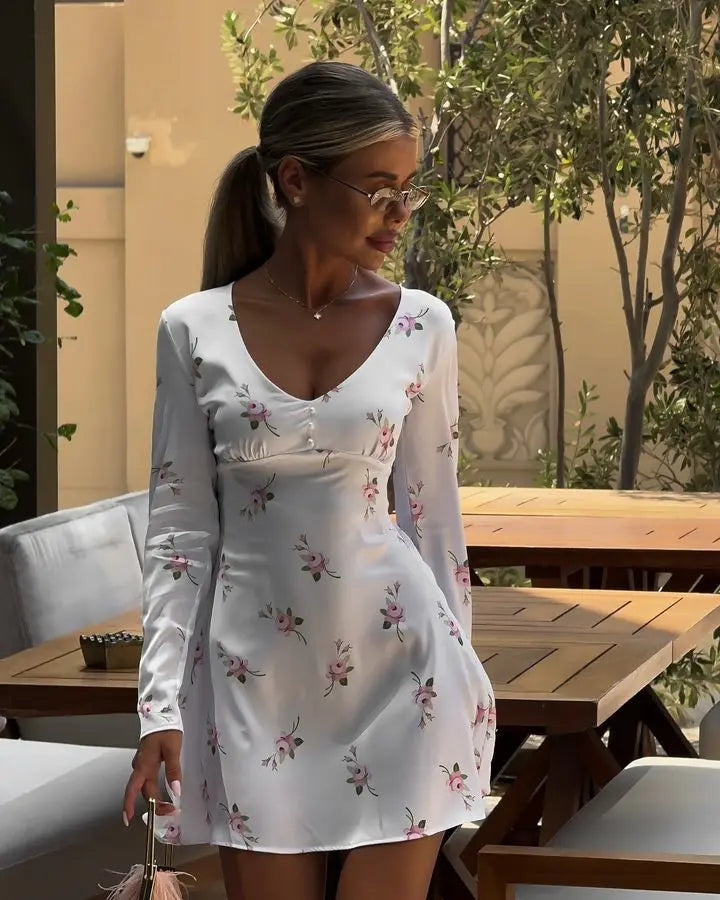 שמלת מיני סאטן בגזרת A בעיטור איורי פרחים - Ariya