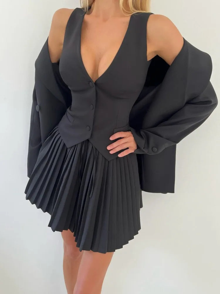 סט שני חלקים מחויט חצאית מיני קיפולים ווסט כפתורים - Jacqueline