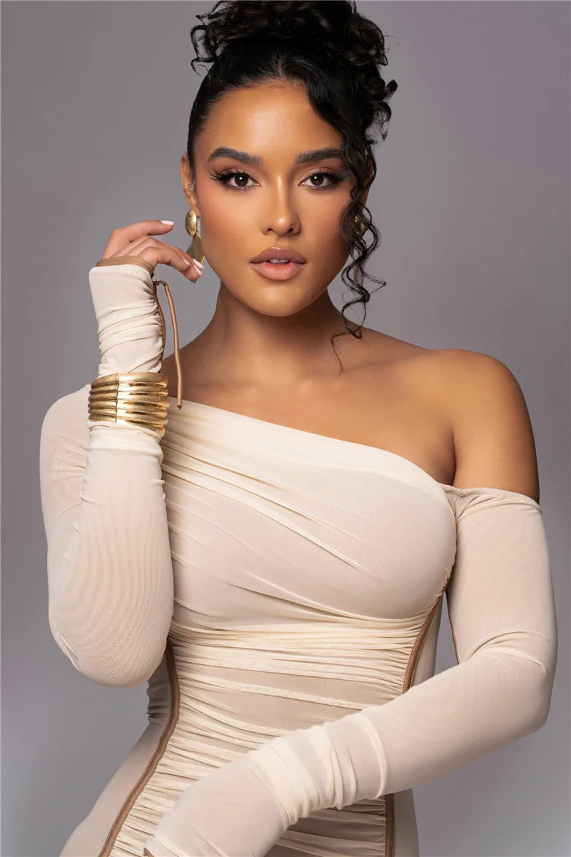 שמלת מידי כיווצים קו צוואר משופע - LOV