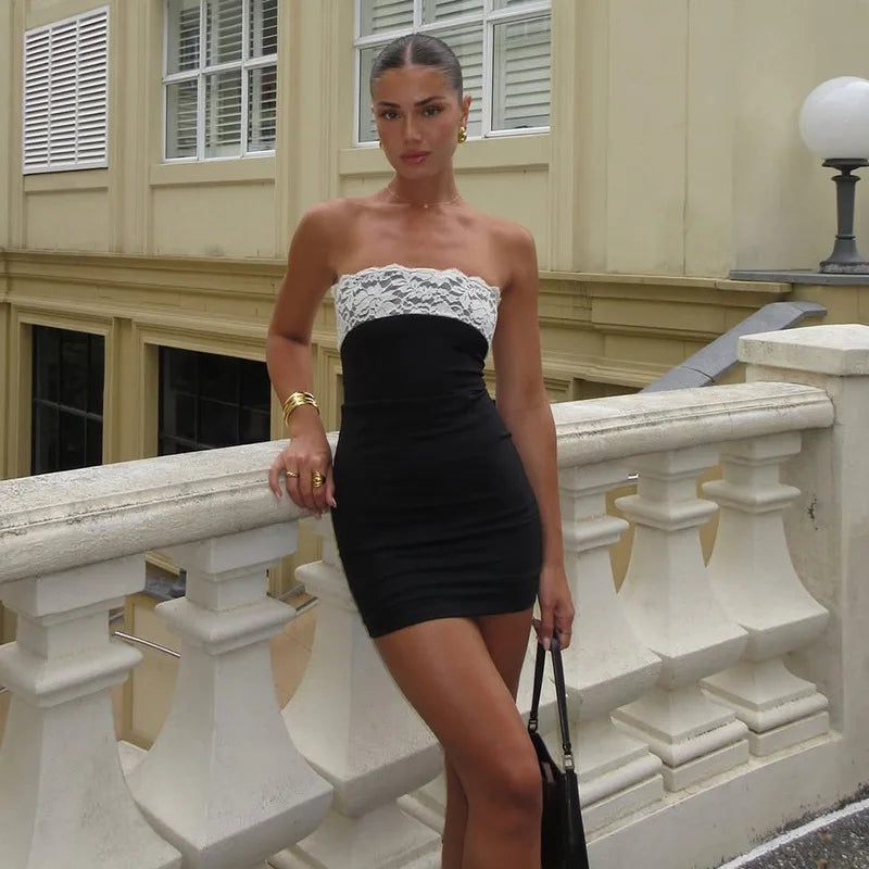 שמלת מיני סטרפלס בעיטור תחרה - מלי