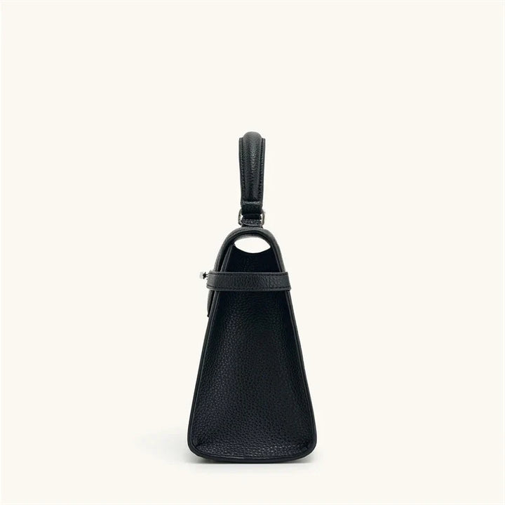 Leather bag with luxury design
