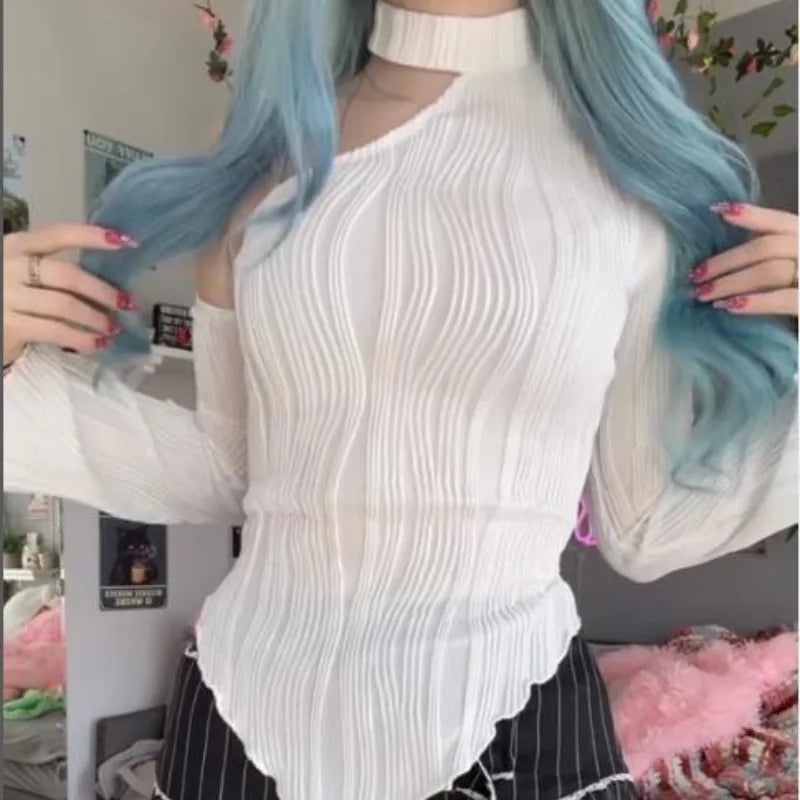 חולצת קרפ צווארון קולר כתף חשופה - מינה