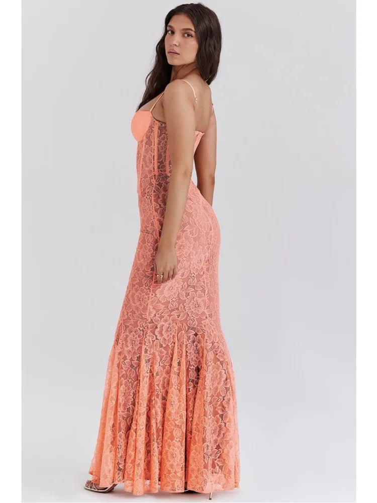 שמלת מקסי תחרה בגזרת בת ים בעיצוב מחוך - Jazlyn