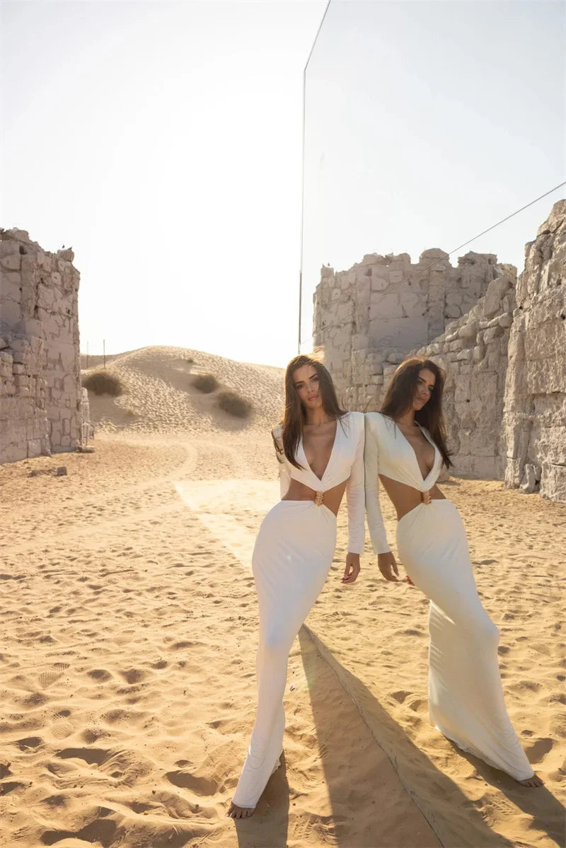 שמלת מקסי בעיצוב פתוח בגב ובמותן בעיטור אבזם - לירז