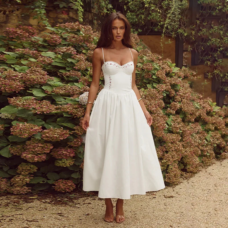 שמלת מקסי בעיצוב כפרי בעיטור רקמת פרחים - בלנקה