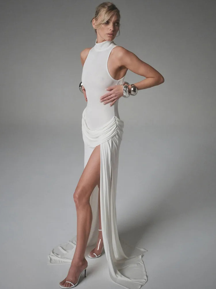 שמלת מקסי גולף נשפכת בעיצוב קפלים בעיטור שסע - אלסקה