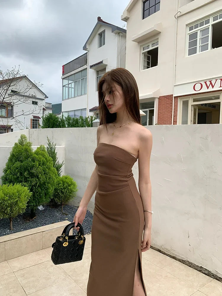 שמלת מידי סטרפלס אלגנטית בעיטור שסע - קורל