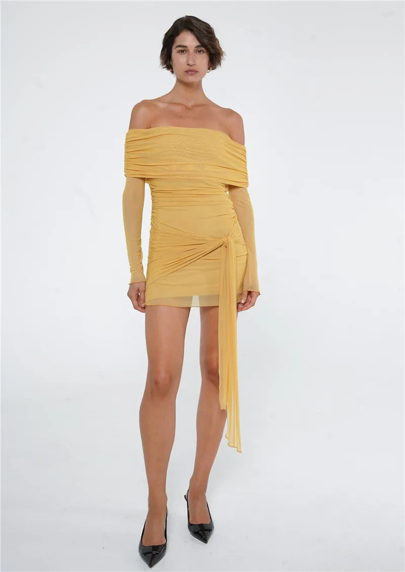 שמלת מיני שיפון כתפיים חשופות בעיצוב קשירה - CAMI