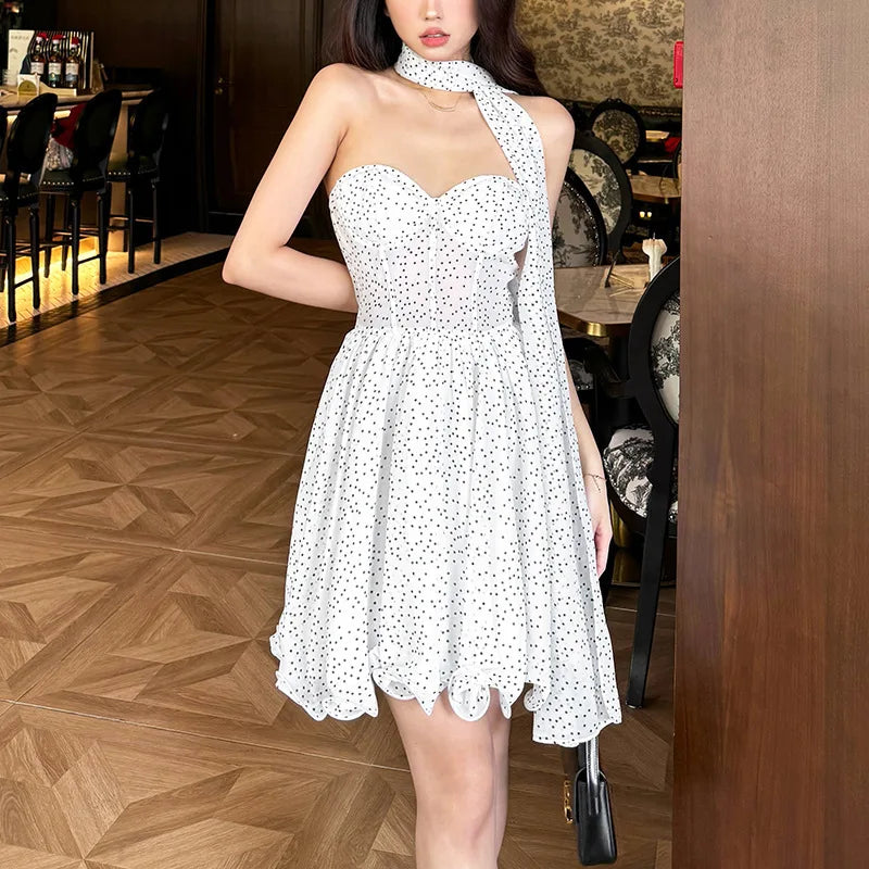 שמלת מיני סטרפלס מלמלה בעיצוב מחוך בעיטור נקודות וצעיף תואם - מיליה