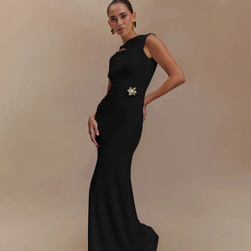 שמלת מקסי גב פתוח בעיטור אבזם פרח - מרינה