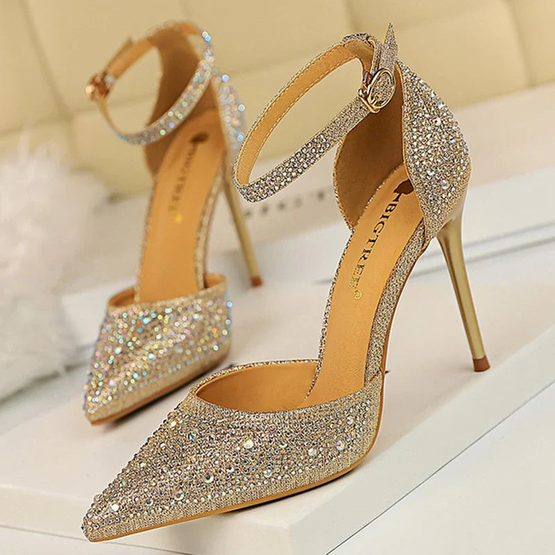 Pointed Heel Shoes with Crystal Diamond Decoration - Nestia