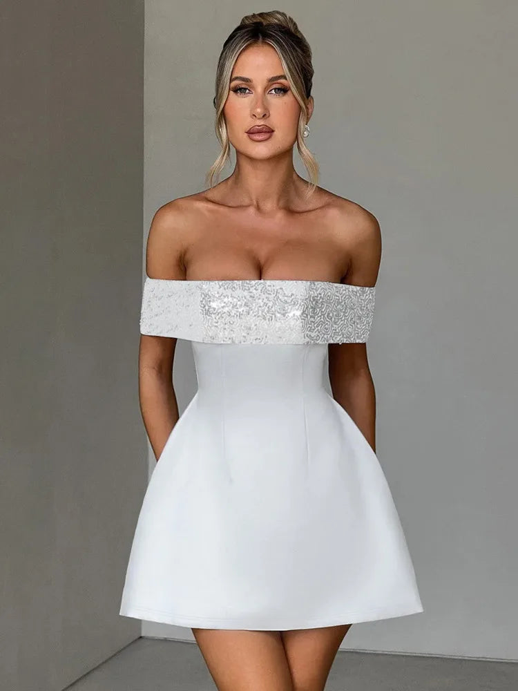 שמלת מיני בגזרת A כתפיים חשופות בעיטור פאייטים - לוריאן