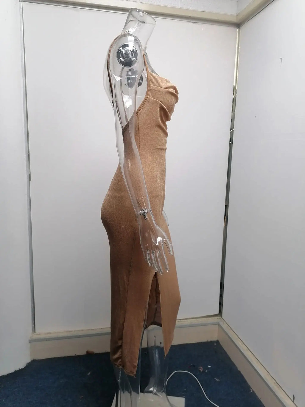 שמלת מידי קיצית סרוגה בעיטור שסע - סמייל