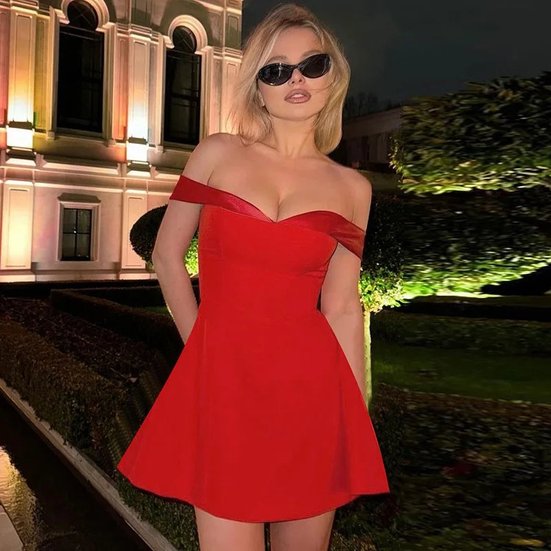 שמלת מיני בגזרת A כתפיים חשופות כתפיות סאטן - Natalia