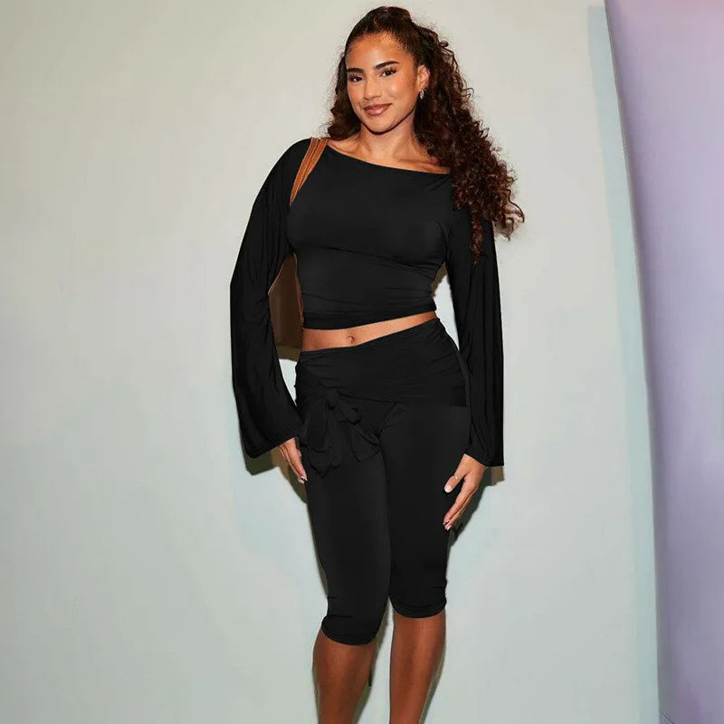 חליפת שני חלקים טייץ שלושת רבעי בעיצוב קשירה וחולצת שרוולי פעמון - קנדי